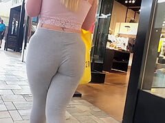 Sexy Blonde bubble in tight leggings