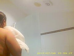 Sexy Indian Bengali Boudi Indrani hiddencam bath