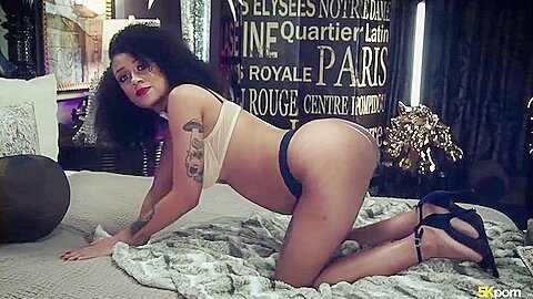 Ariana Aimes – 8 Months Pregnant